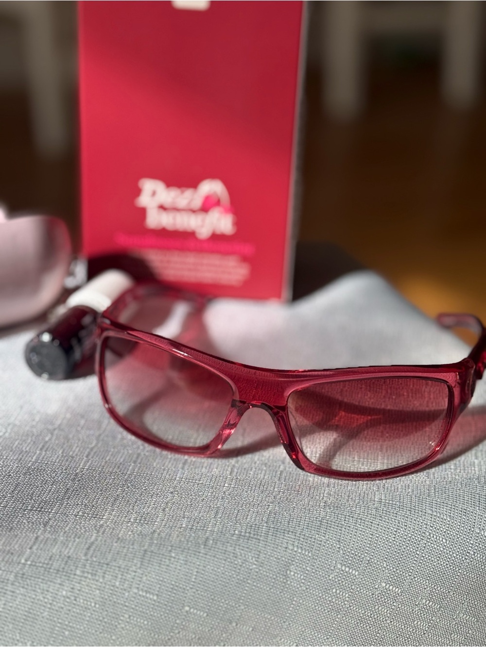 Dezi x Benefit Sunglasses Gift Set Red Narrow Frames Benetint Case NIB